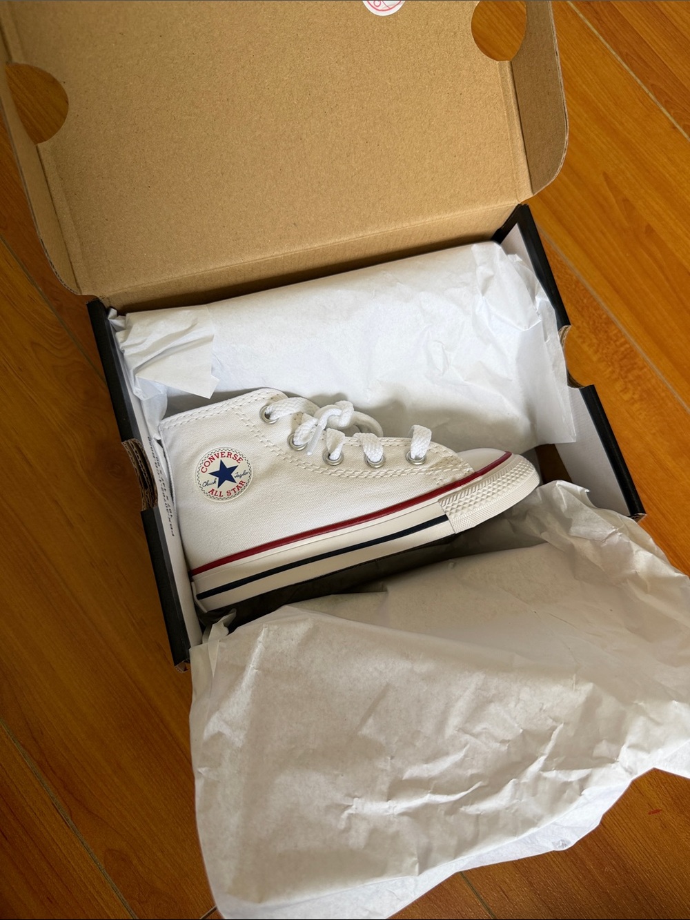 NWT Converse White Hightop Infant 7 US